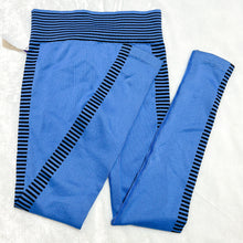 Load image into Gallery viewer, Forever 21 Athletic Pants Size Small *
