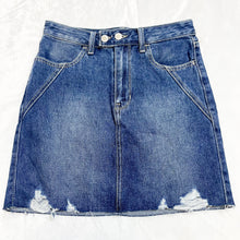 Load image into Gallery viewer, Hollister Short Skirt Size Medium *
