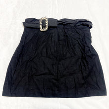 Load image into Gallery viewer, Blu Pepper Short Skirt Size Medium *
