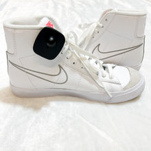 Load image into Gallery viewer, Nike Womens Athletic Shoes Womens 6.5 *
