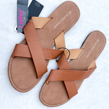 Load image into Gallery viewer, Sandals Womens 10 B372
