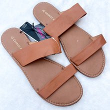 Load image into Gallery viewer, Sandals Womens 10 *
