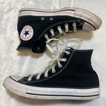 Load image into Gallery viewer, Converse Casual Shoes Womens 7 *
