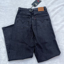 Load image into Gallery viewer, Levi Denim Size 27 *
