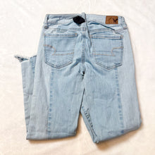 Load image into Gallery viewer, American Eagle Denim Size 2 (26) *
