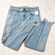 Load image into Gallery viewer, American Eagle Denim Size 2 (26) *
