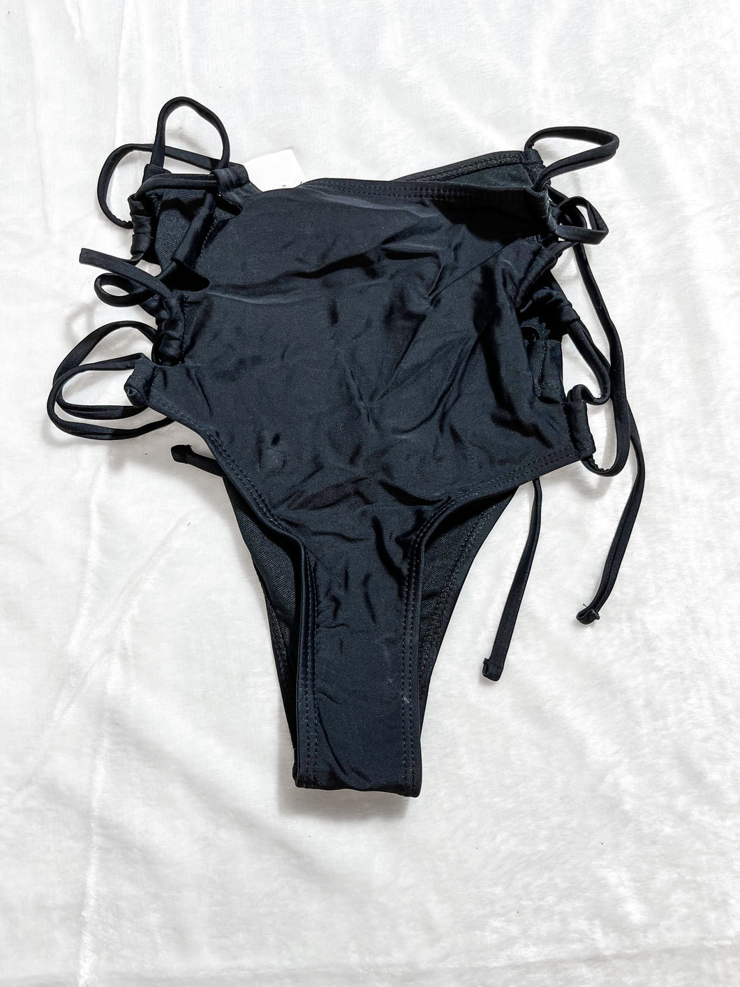 Womens Swimwear Size Medium B122 - Plato's Closet Bridgeville, PA