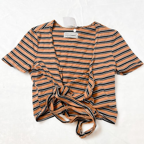Urban Outfitters ( U ) T-Shirt Size Extra Small * - Plato's Closet Bridgeville, PA