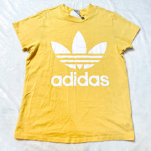 Load image into Gallery viewer, Adidas T-Shirt Size Small * - Plato&#39;s Closet Bridgeville, PA
