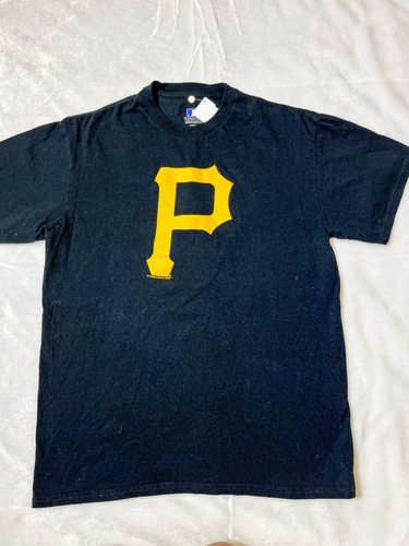 Pirates T-shirt Size Medium * - Plato's Closet Bridgeville, PA